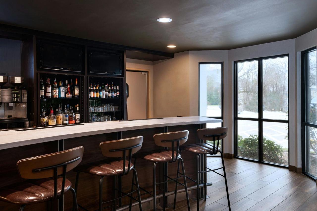 | Courtyard Houston The Woodlands