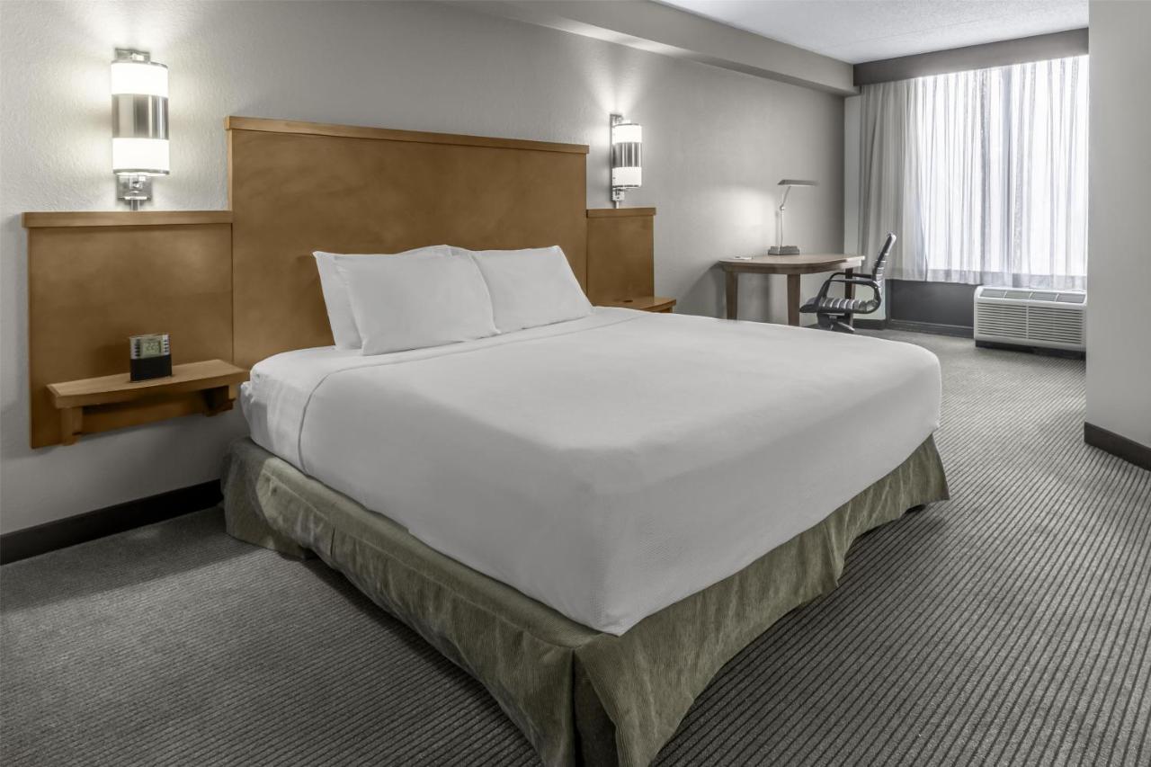 King Room with Roll-In Shower - Disability Access at Hyatt Place Charlotte Airport / Billy Graham Parkway