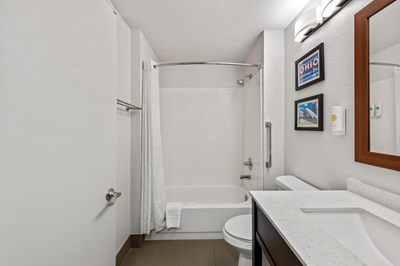 King Suite - Disability Access/Non-Smoking at Comfort Inn & Suites Fairborn near Wright Patterson AFB