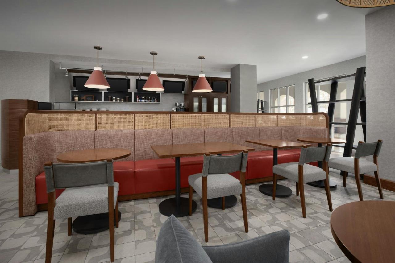 | Courtyard by Marriott Paso Robles