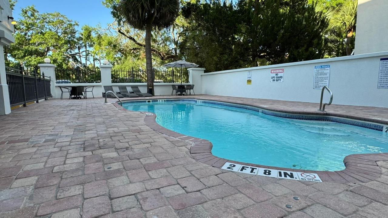 | Ocean Inn & Suites