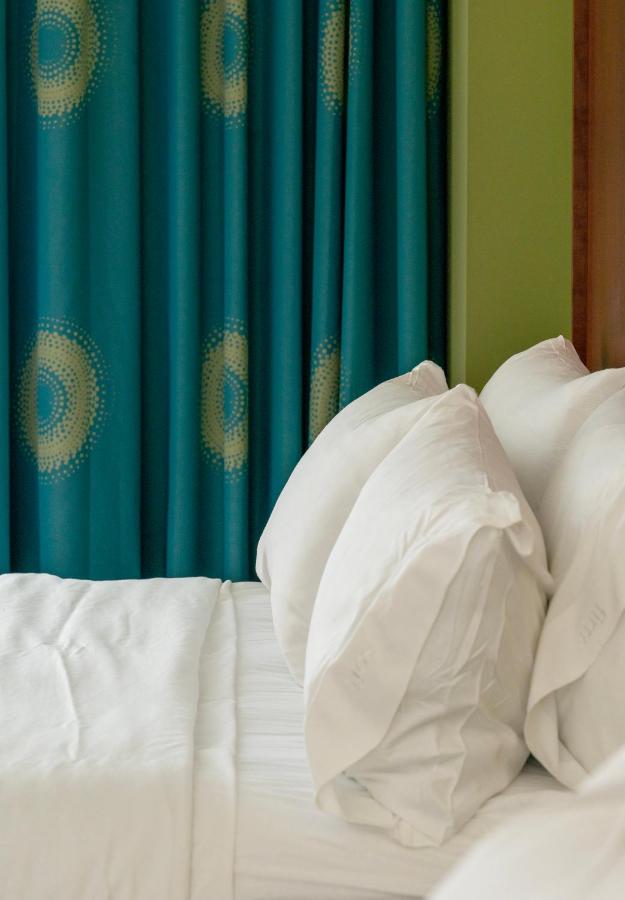 | Holiday Inn & Suites Virginia Beach North Beach, an IHG Hotel