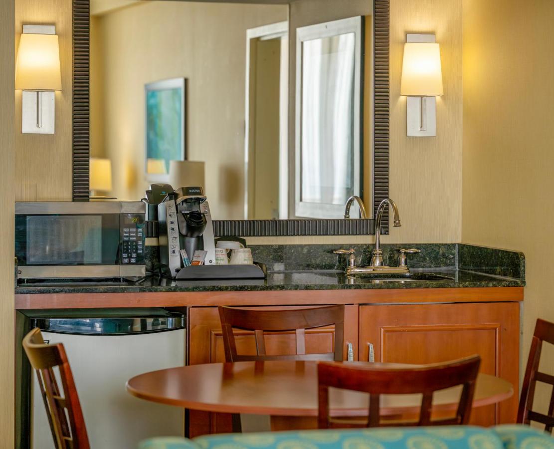 Deluxe Queen Suite - Non-Smoking at Holiday Inn & Suites Virginia Beach North Beach, an IHG Hotel