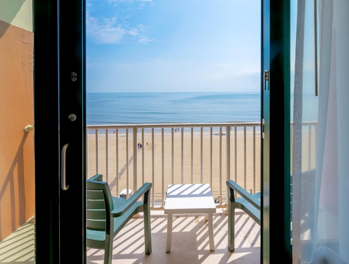 Deluxe Queen Suite - Non-Smoking at Holiday Inn & Suites Virginia Beach North Beach, an IHG Hotel