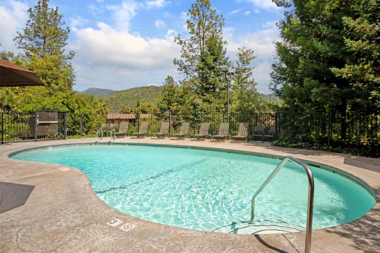 | Best Western Plus Yosemite Gateway Inn