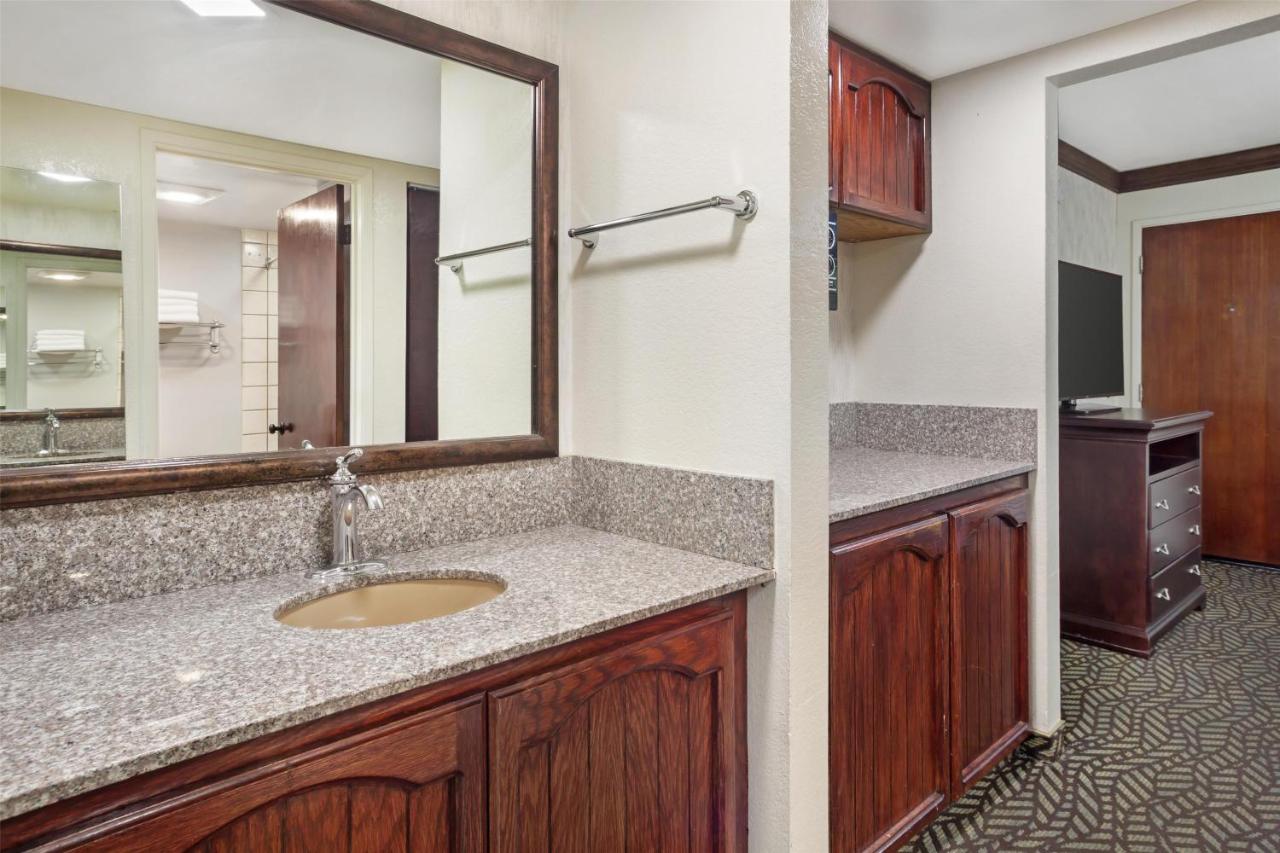 | Best Western Plus Yosemite Gateway Inn