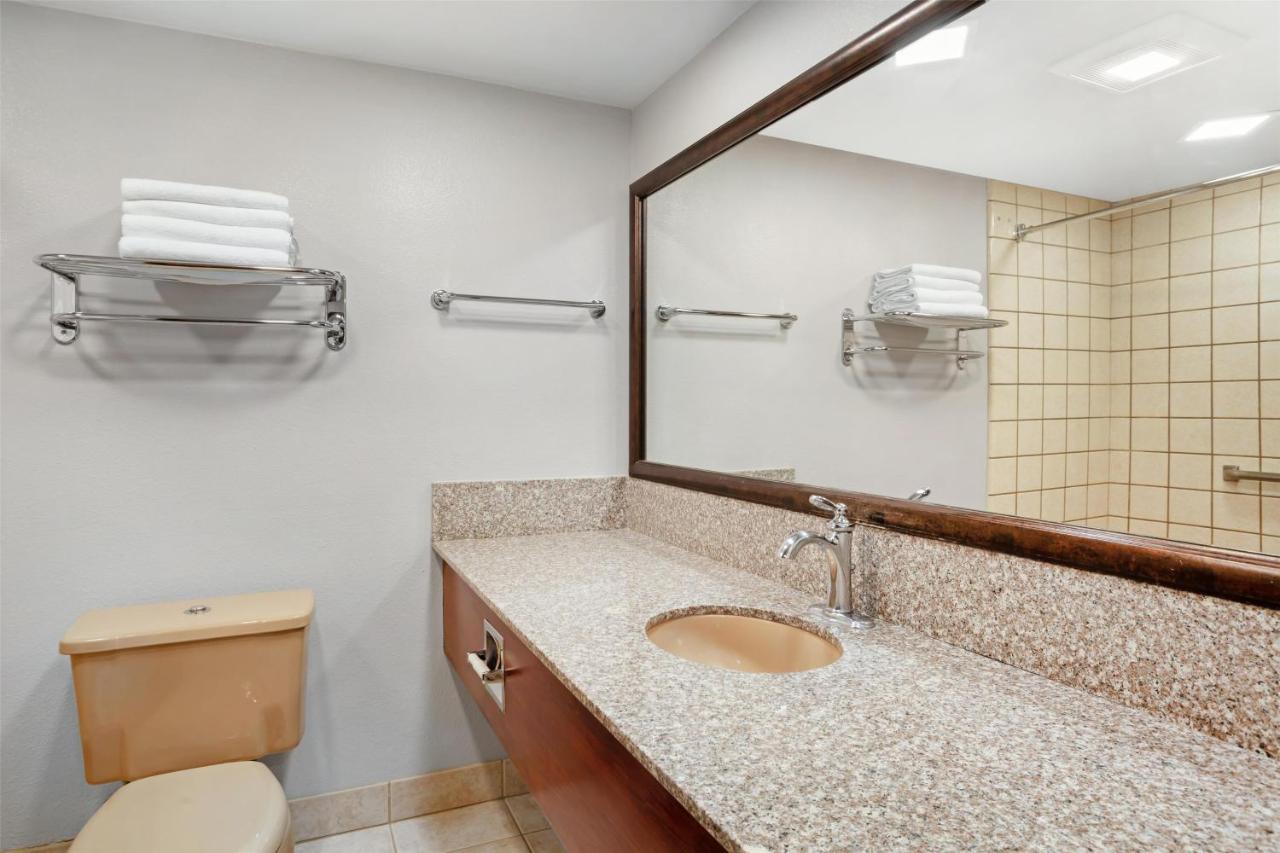 | Best Western Plus Yosemite Gateway Inn