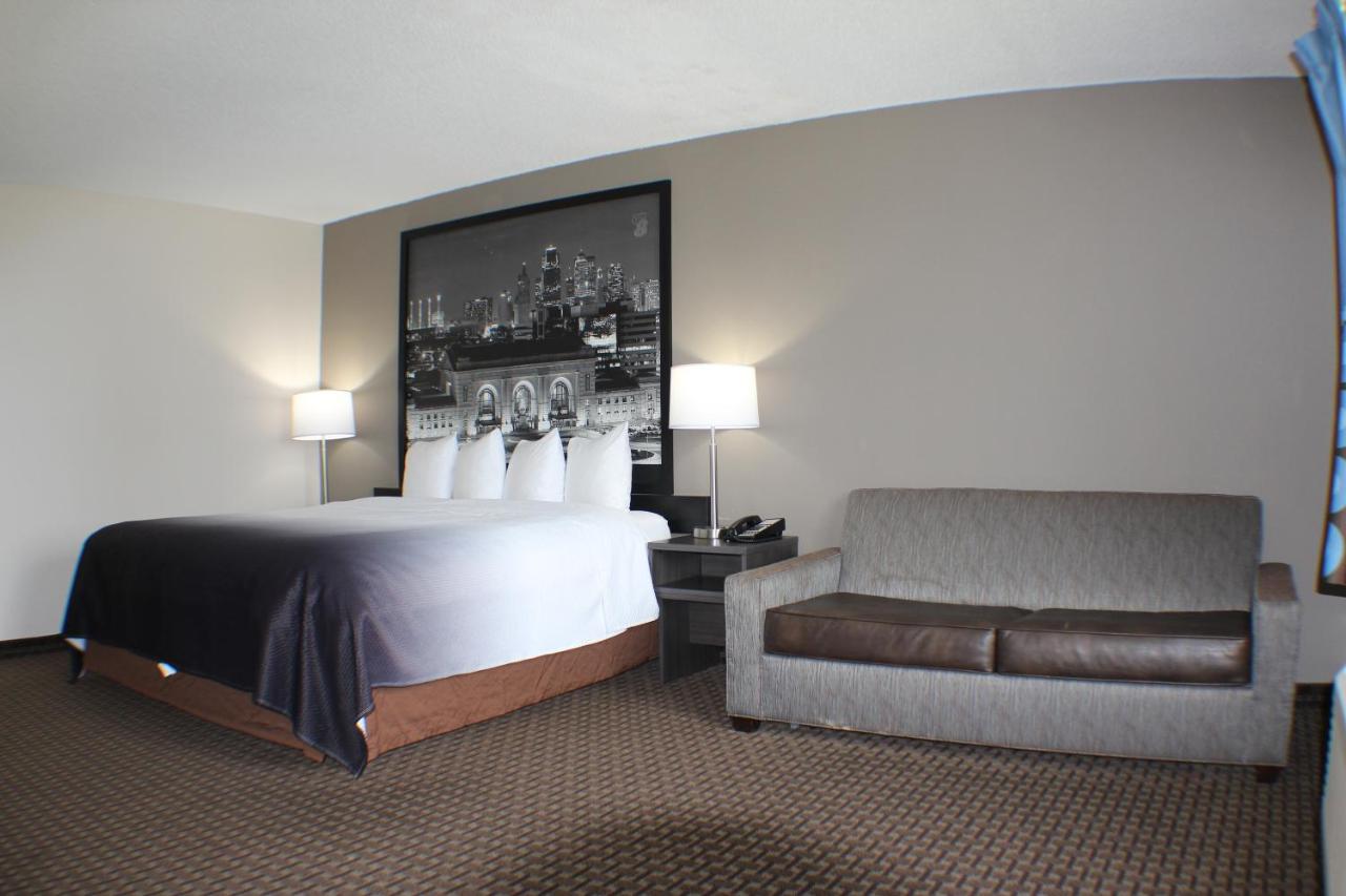 | Super 8 by Wyndham Gardner