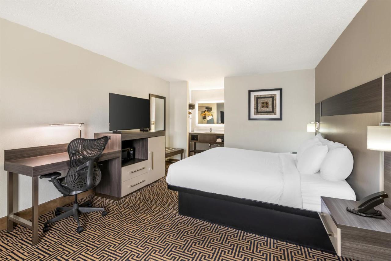 King Room-Non-smoking at Best Western Central Inn