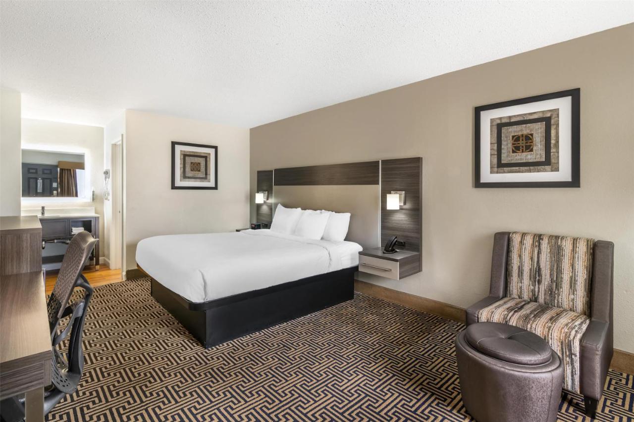 King Room-Non-smoking at Best Western Central Inn