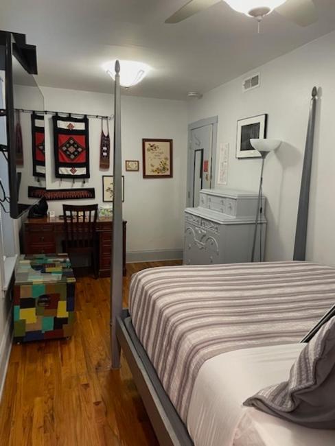 | Ray's Bucktown Bed and Breakfast