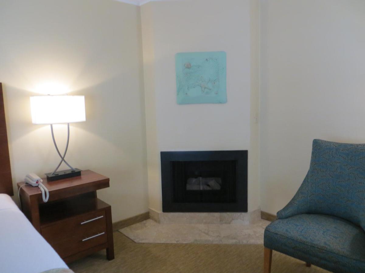 | Carmel Bay View Inn