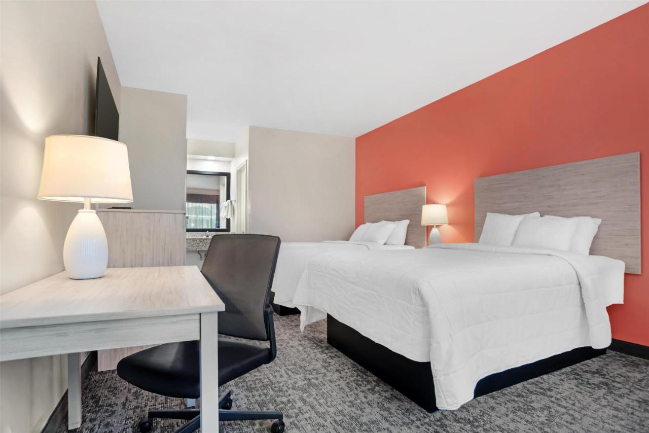 Queen Room with Two Queen Beds at Best Western Navarre Waterfront
