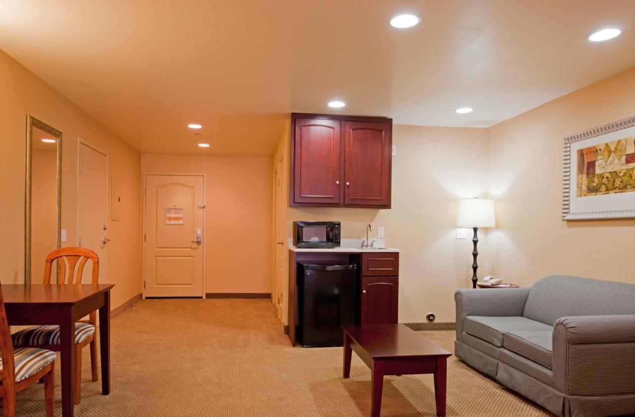 | Holiday Inn Express Los Angeles Airport Hawthorne, an IHG Hotel
