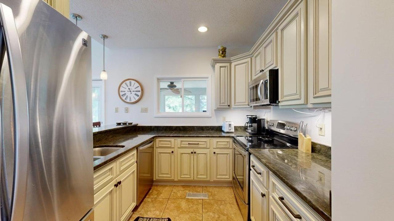 | 7609 Huntington Villas