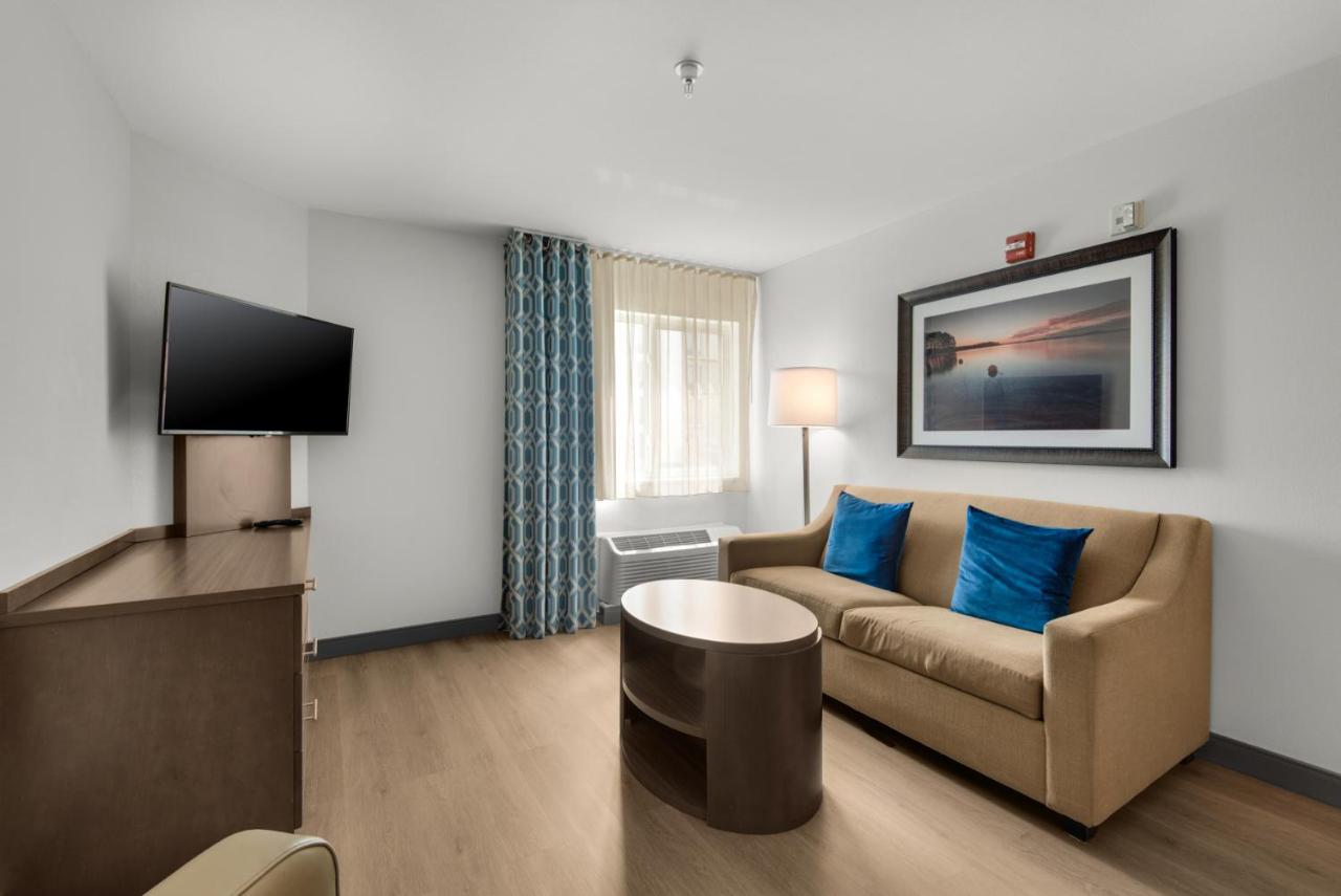 | Candlewood Suites Pensacola - University Area, an IHG Hotel