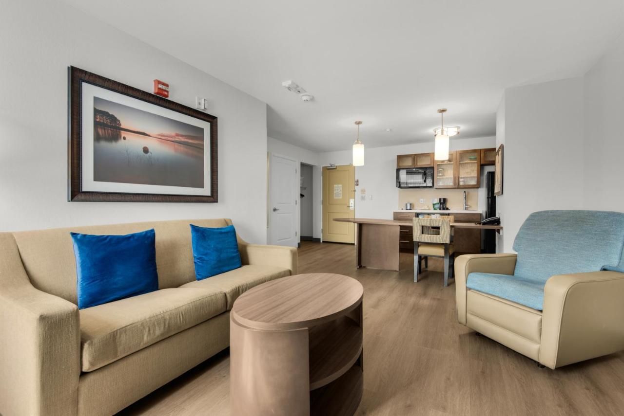 | Candlewood Suites Pensacola - University Area, an IHG Hotel