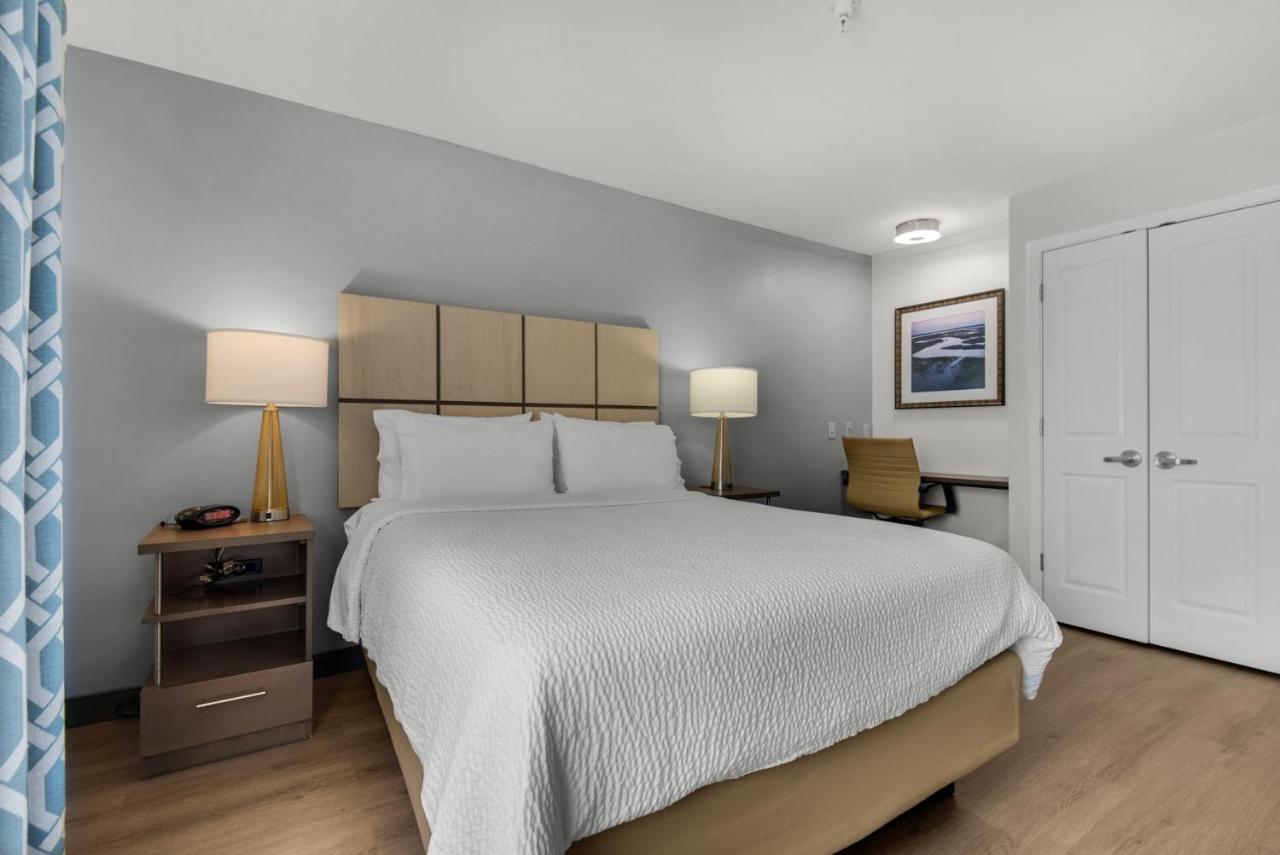 | Candlewood Suites Pensacola - University Area, an IHG Hotel