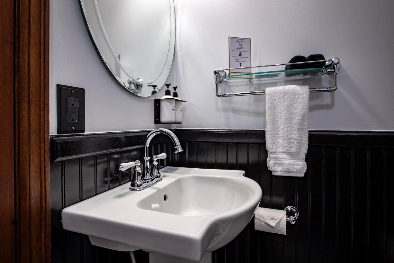 | Hotel Packwood