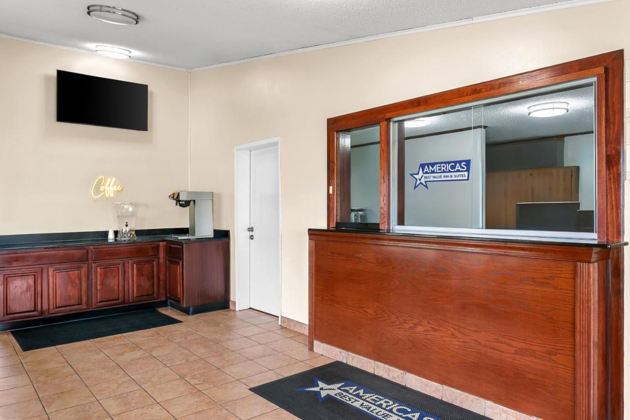 | Knights Inn Martinsburg