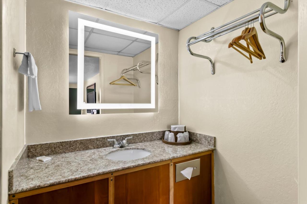 | Knights Inn Martinsburg