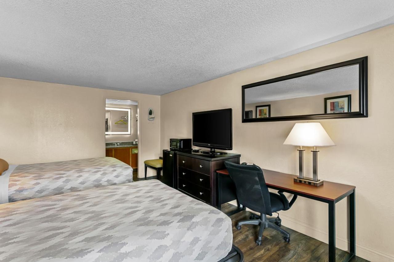 | Knights Inn Martinsburg