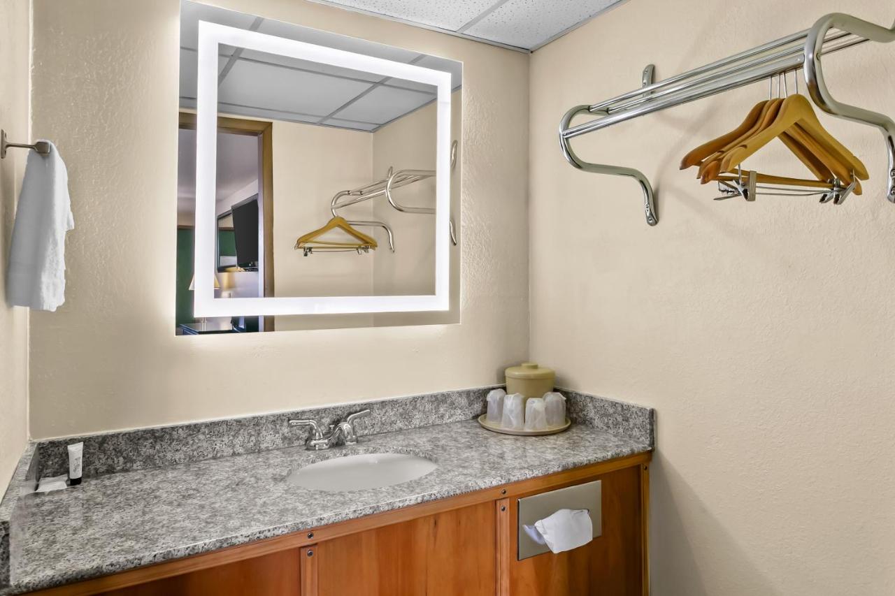 | Knights Inn Martinsburg