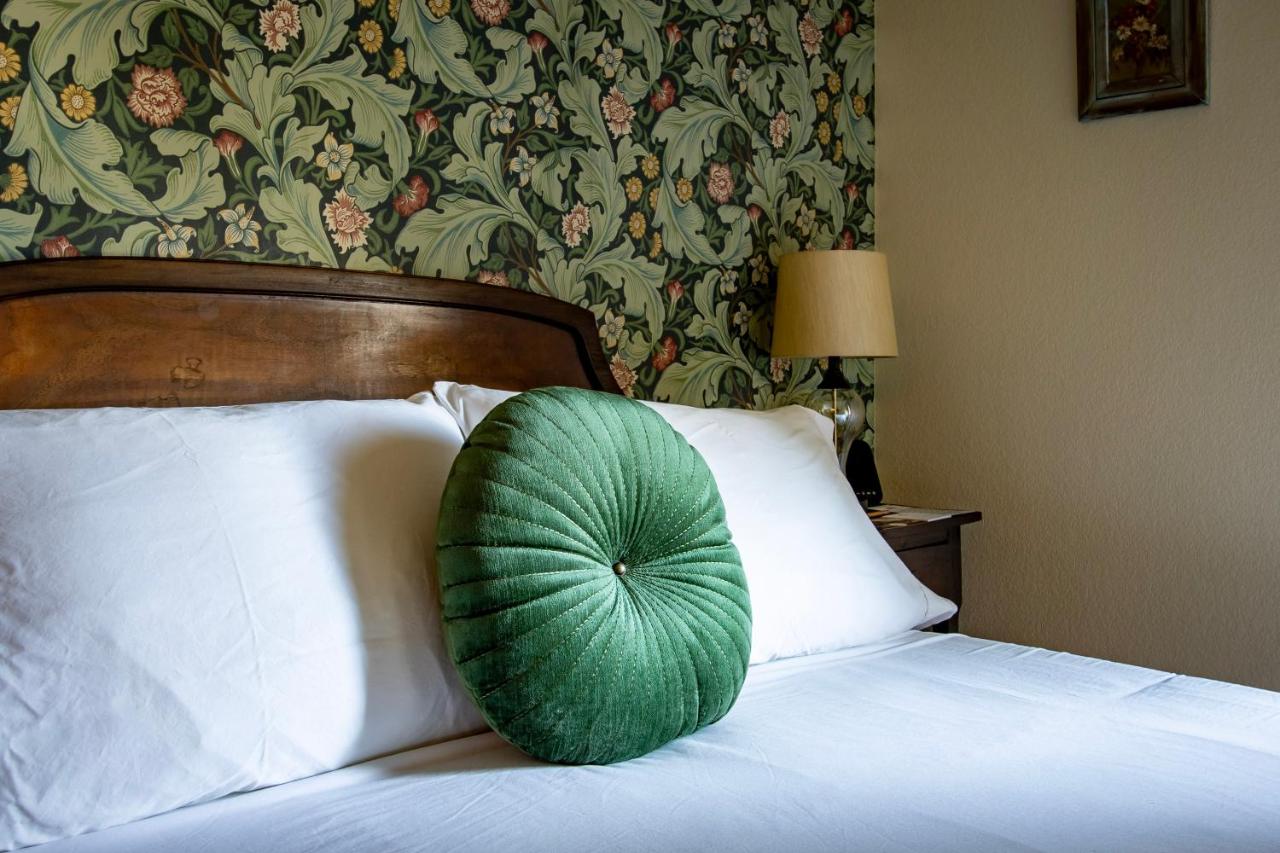 | Hotel Packwood