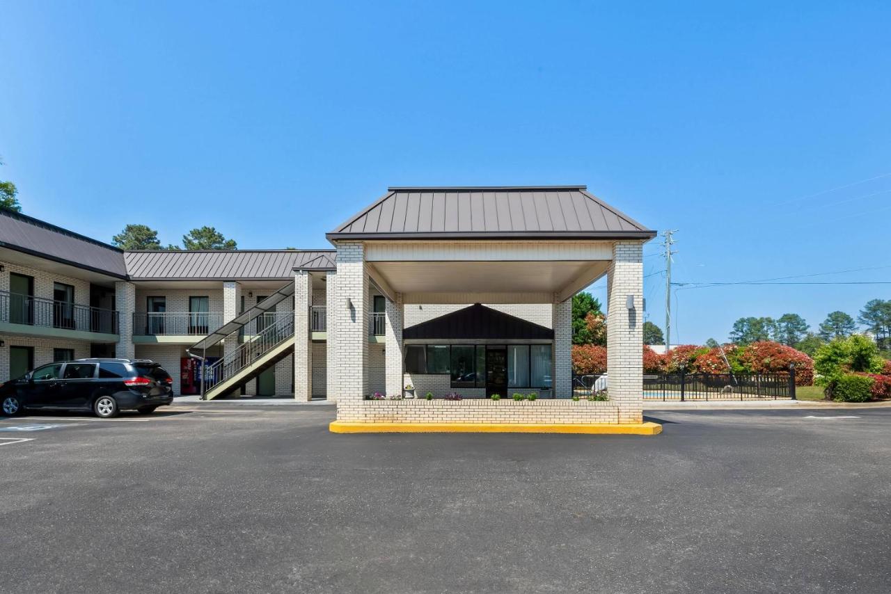| Quality Inn Raeford