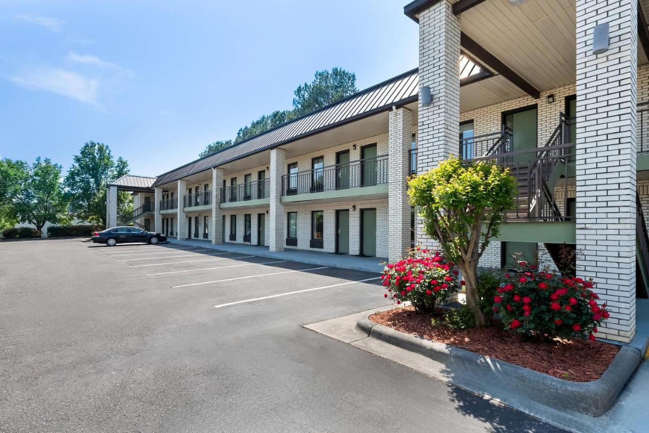 | Quality Inn Raeford