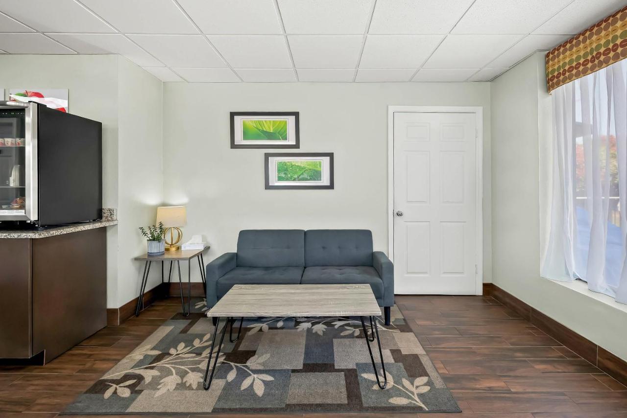 | Quality Inn Raeford