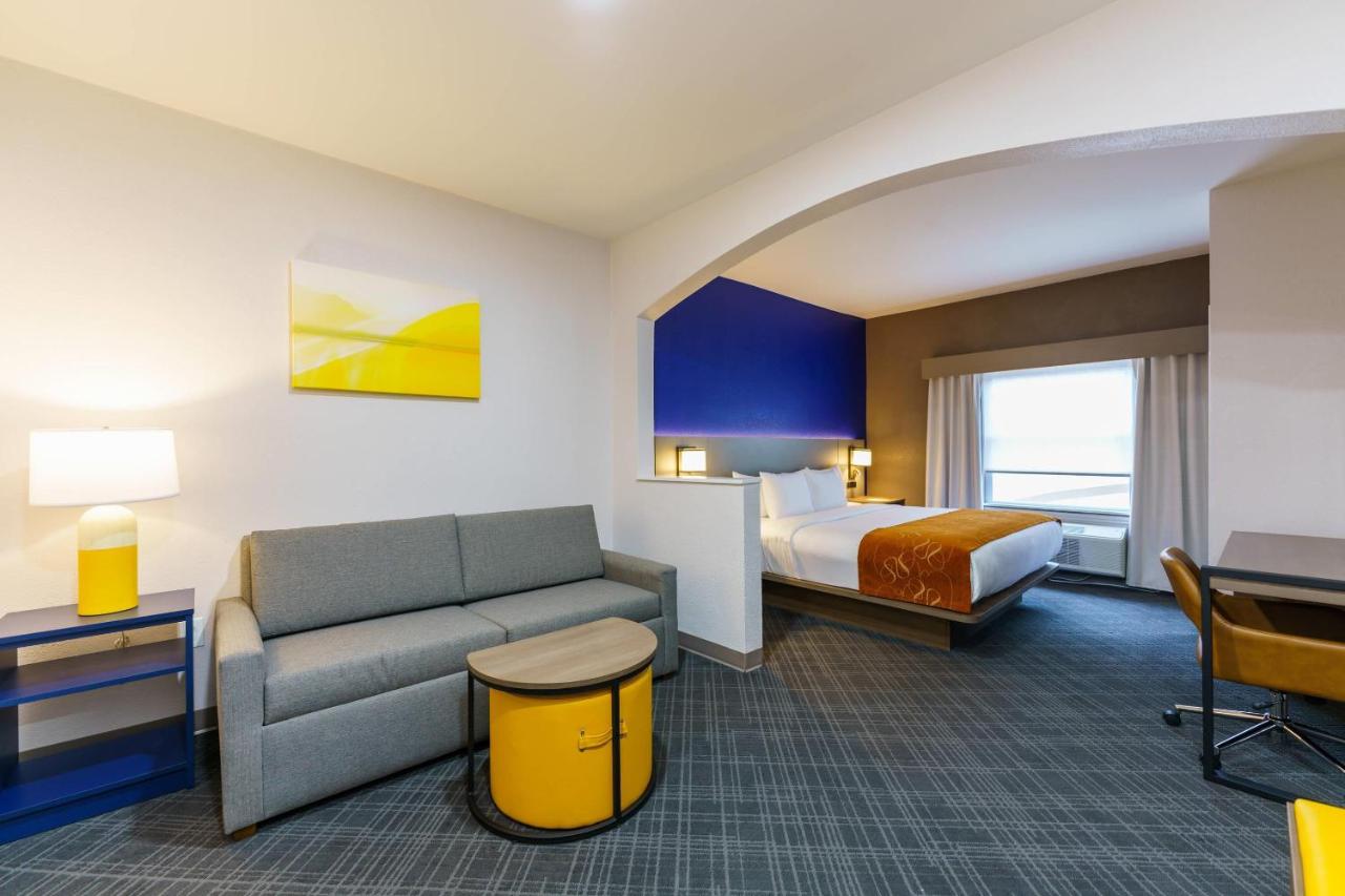 King Suite - Non-Smoking at Comfort Suites University Drive