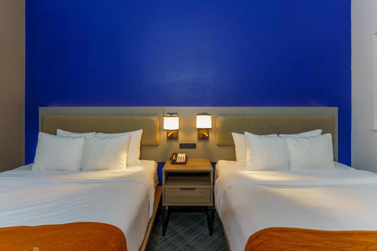 Queen Suite with Two Queen Beds - Non-Smoking at Comfort Suites University Drive