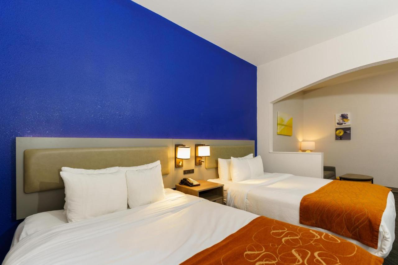 Queen Suite with Two Queen Beds - Non-Smoking at Comfort Suites University Drive
