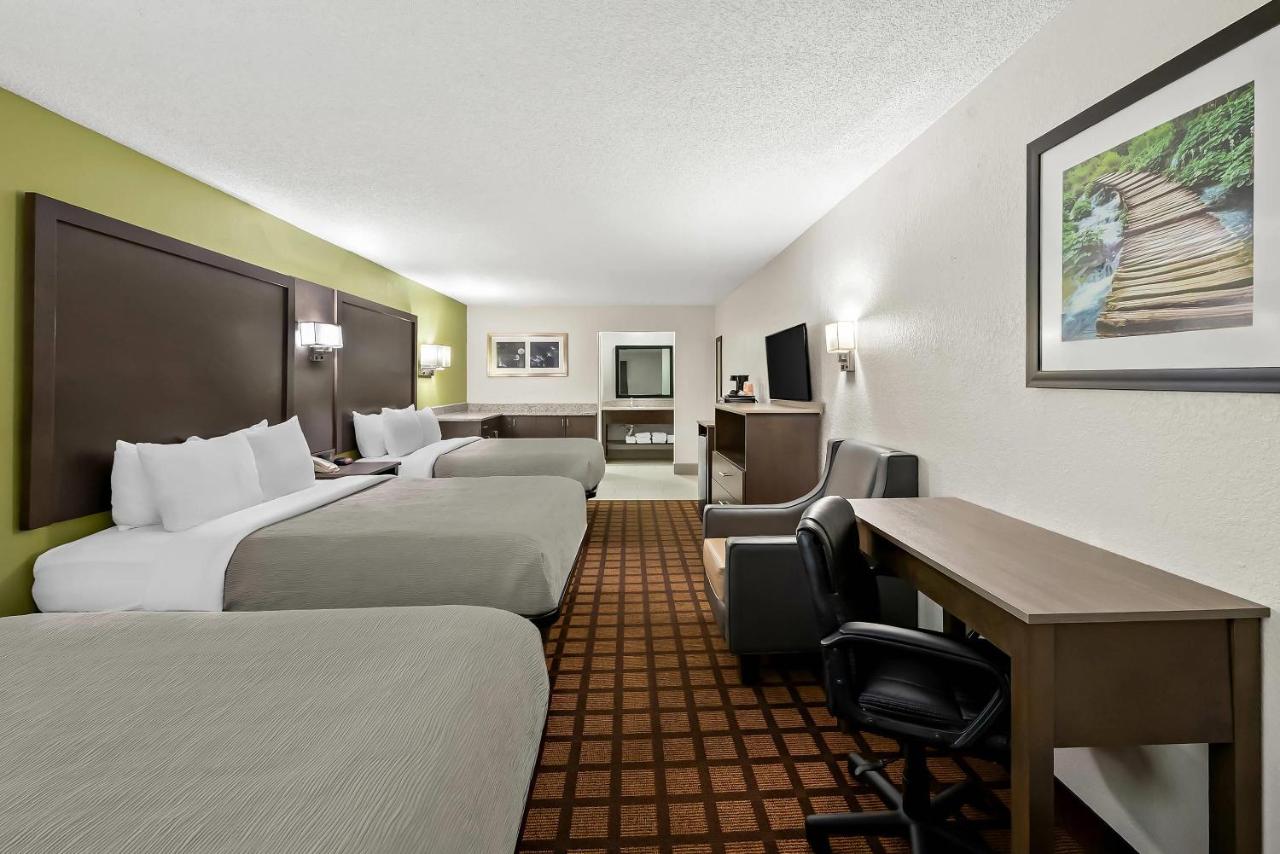 | Quality Inn Raeford