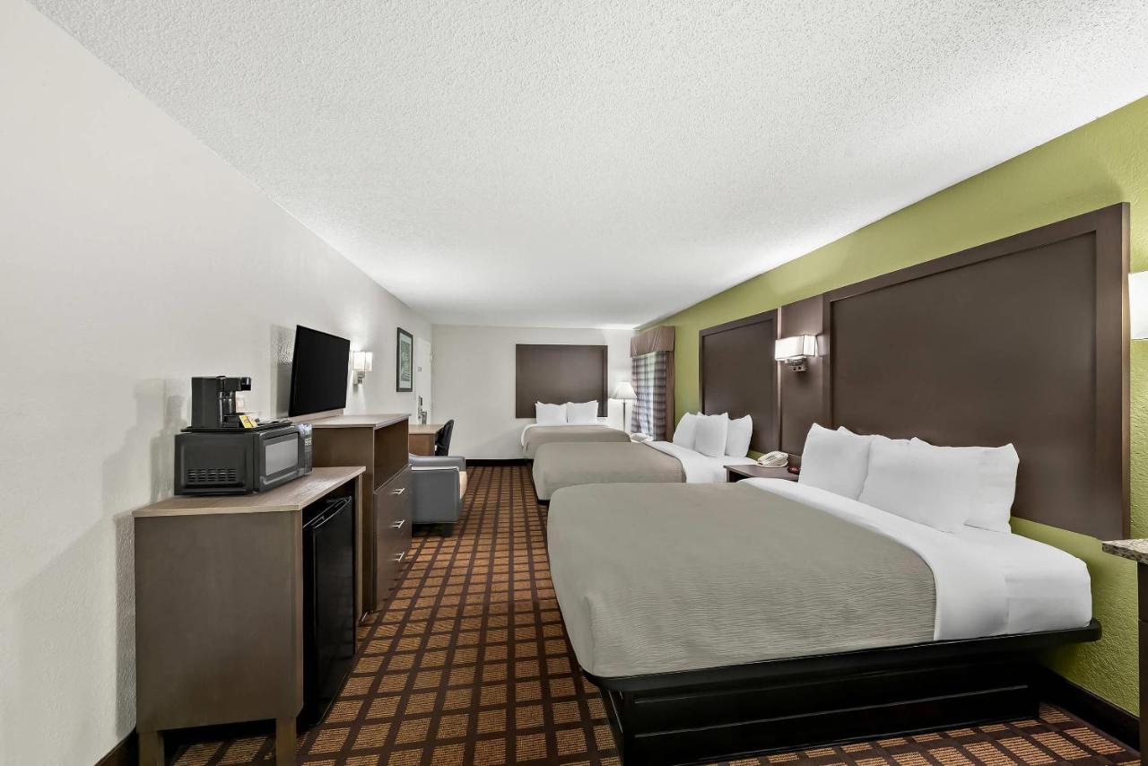 | Quality Inn Raeford