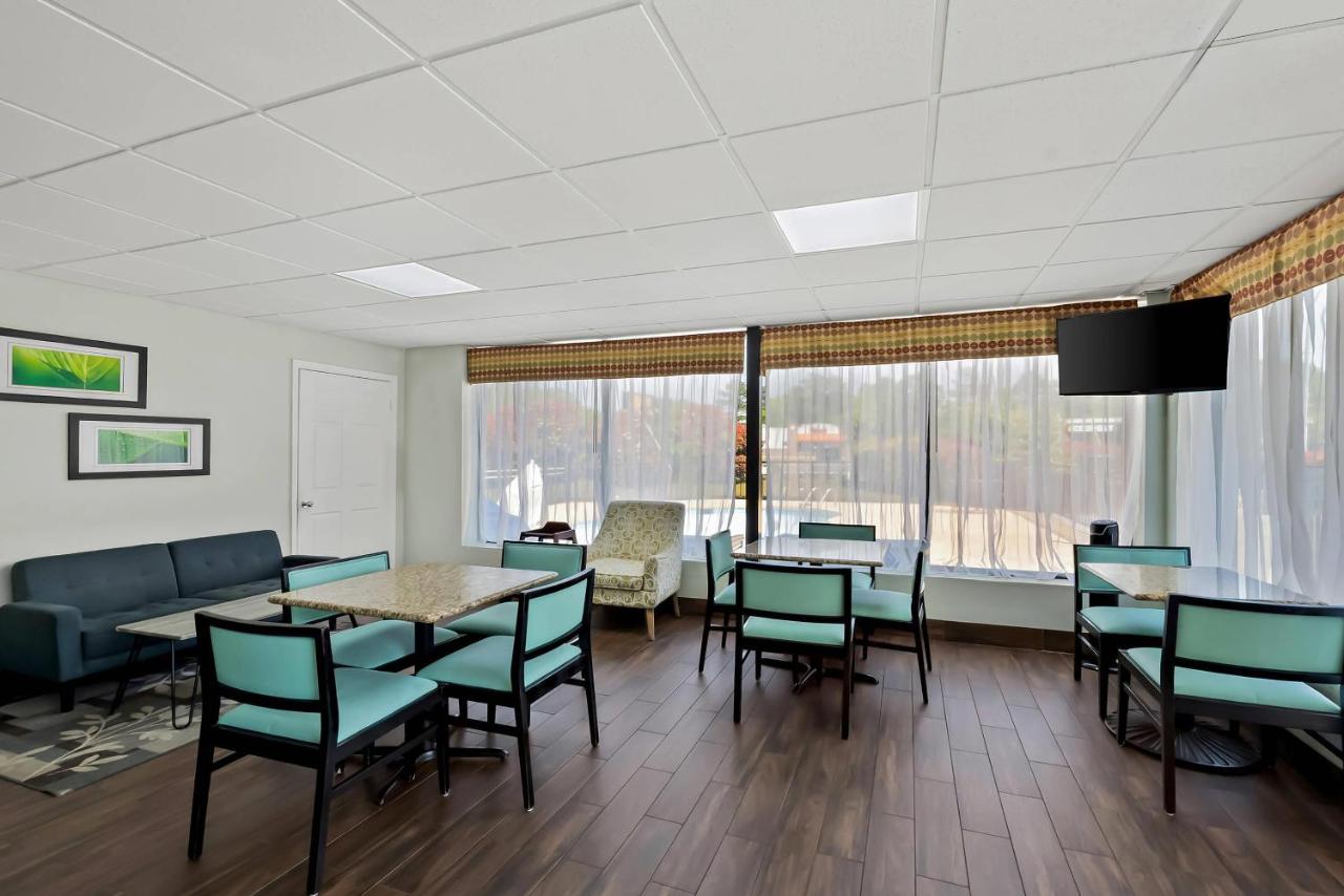 | Quality Inn Raeford