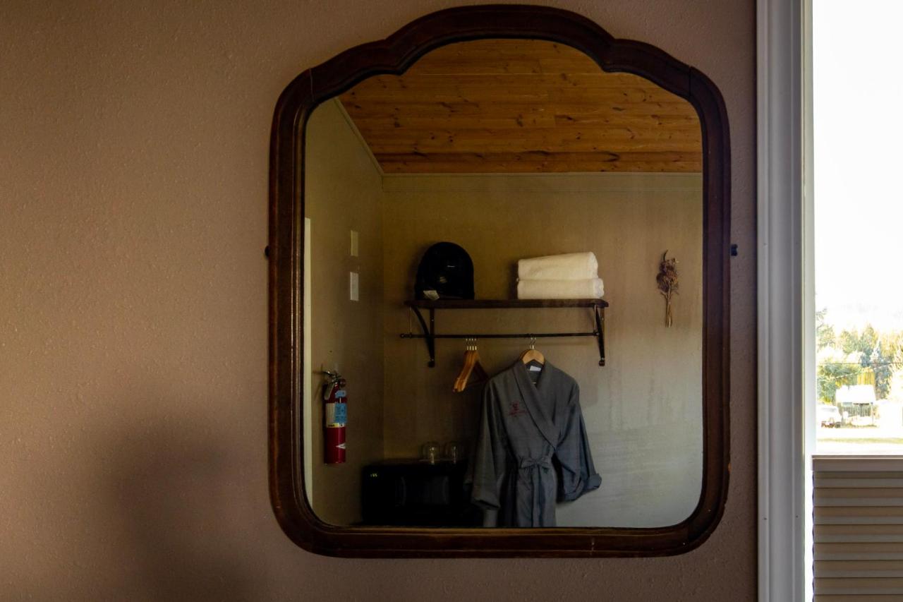 | Hotel Packwood