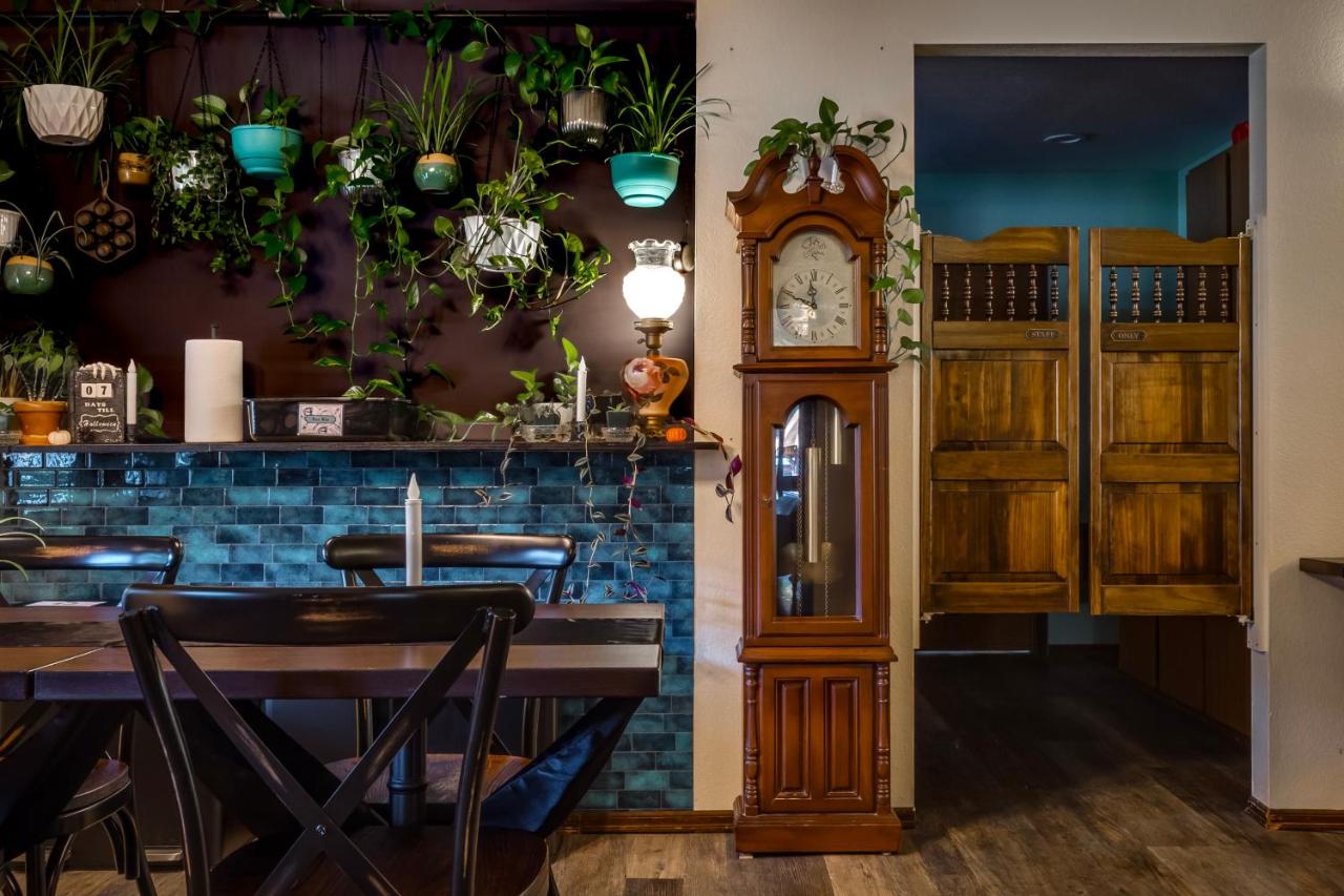 | Hotel Packwood