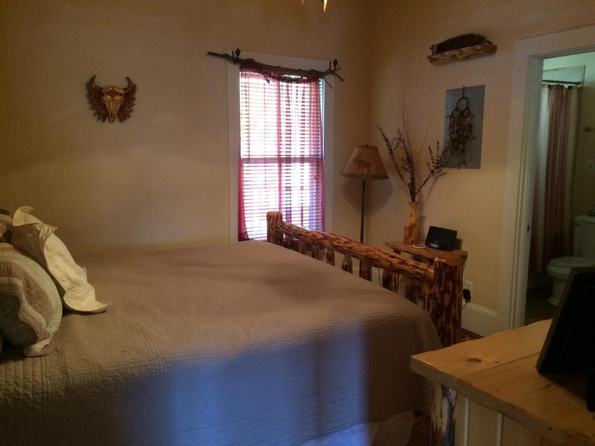  | Calhoun House Inn & Suites