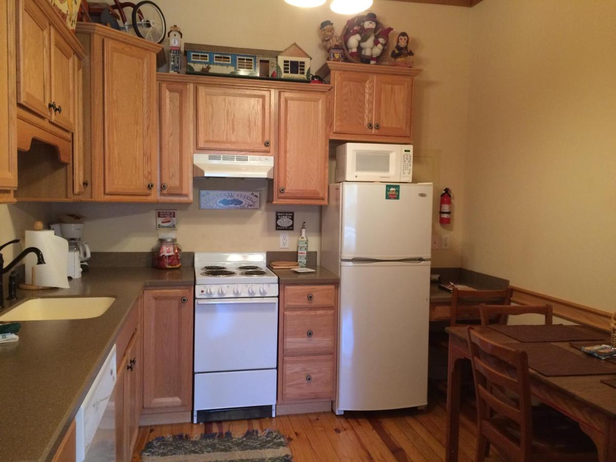 | Calhoun House Inn & Suites
