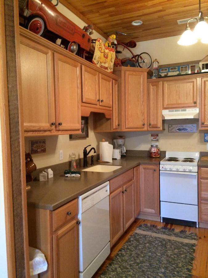 | Calhoun House Inn & Suites