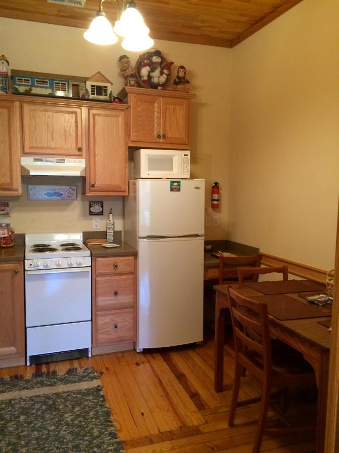 | Calhoun House Inn & Suites