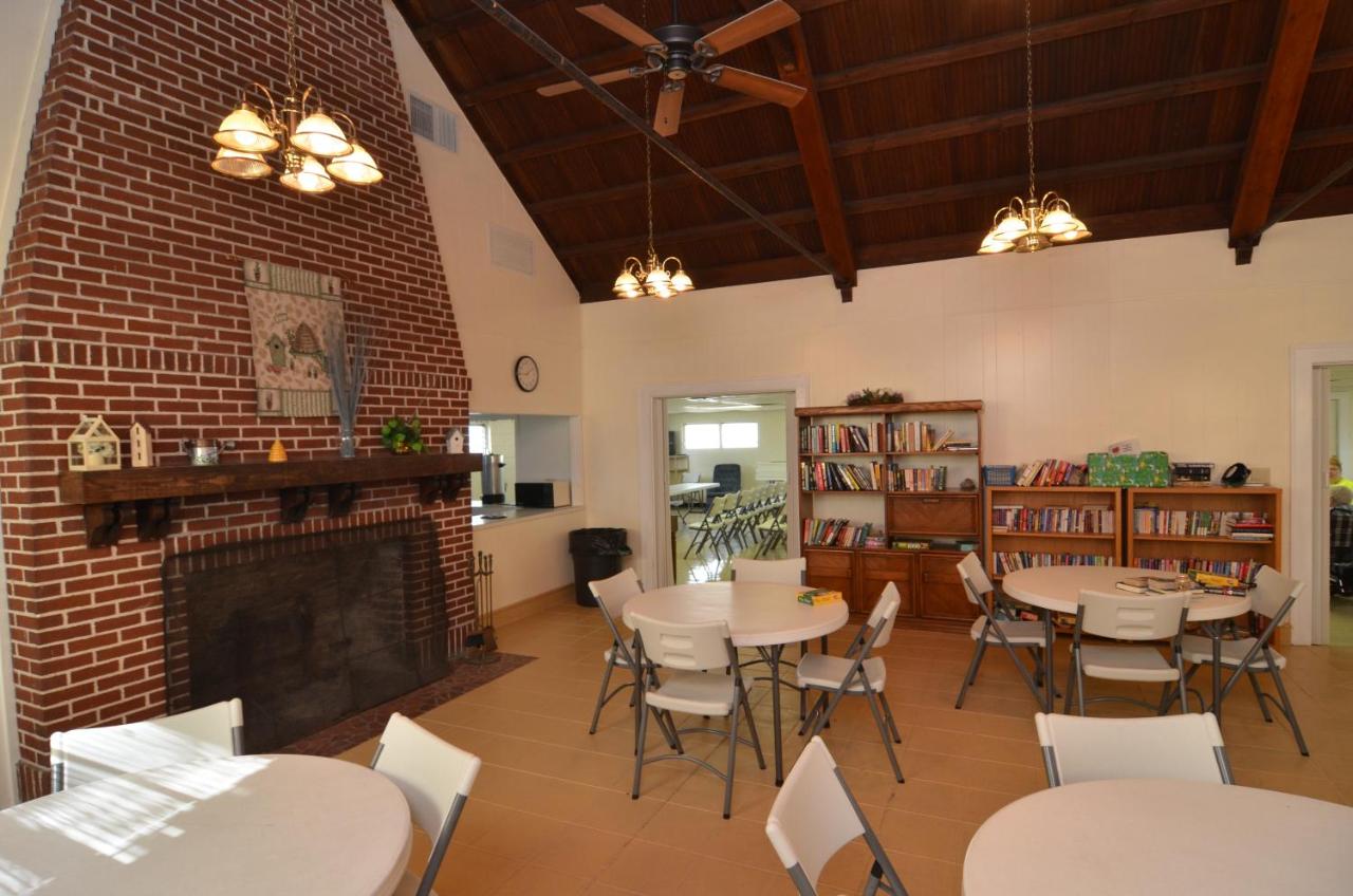 | Southern Palms Park Model 4