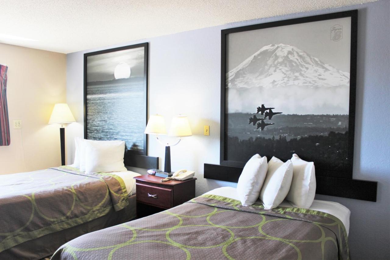 Deluxe Double Room with Two Double Beds - Non-Smoking at Super 8 by Wyndham Tuscaloosa