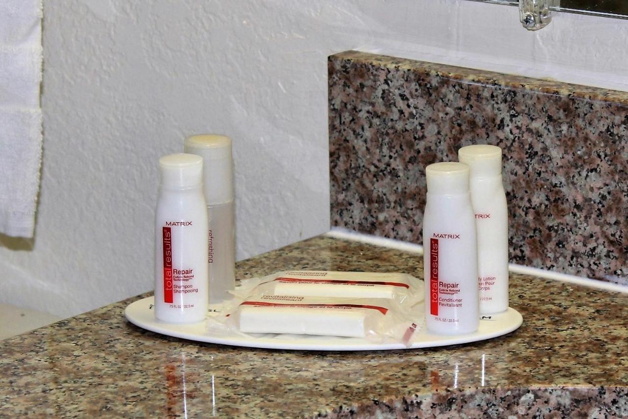 Queen Room - Mobility Access/Non-Smoking at Super 8 by Wyndham Tuscaloosa