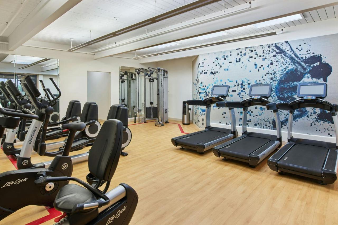 | Sheraton Portland Airport Hotel