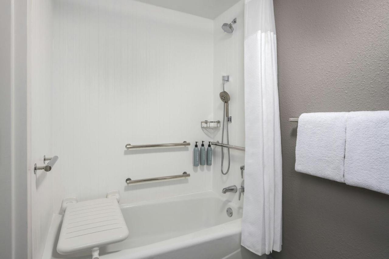 | Courtyard by Marriott Chattanooga Downtown