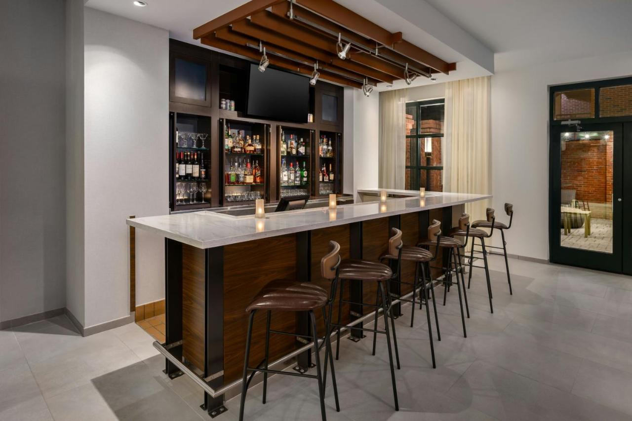 | Courtyard by Marriott Chattanooga Downtown
