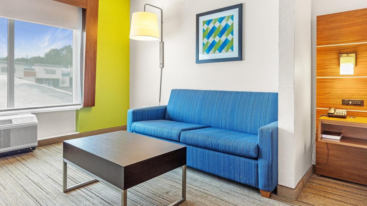 King Suite - Non-Smoking at Holiday Inn Express & Suites Mobile - University Area by IHG
